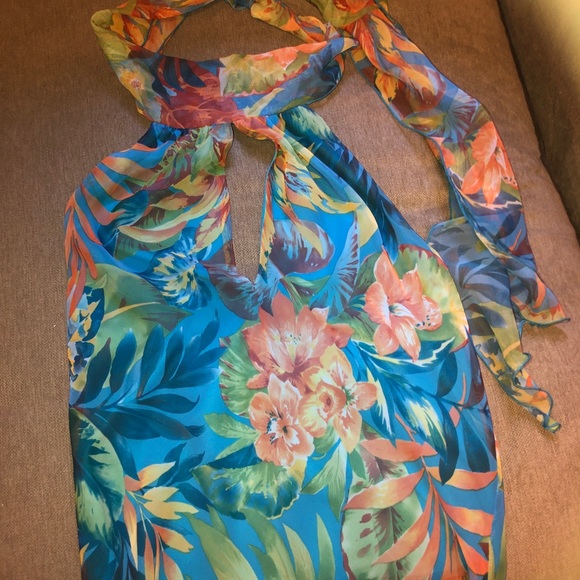 💃Arden B Halter top Floral print - Picture 8 of 8